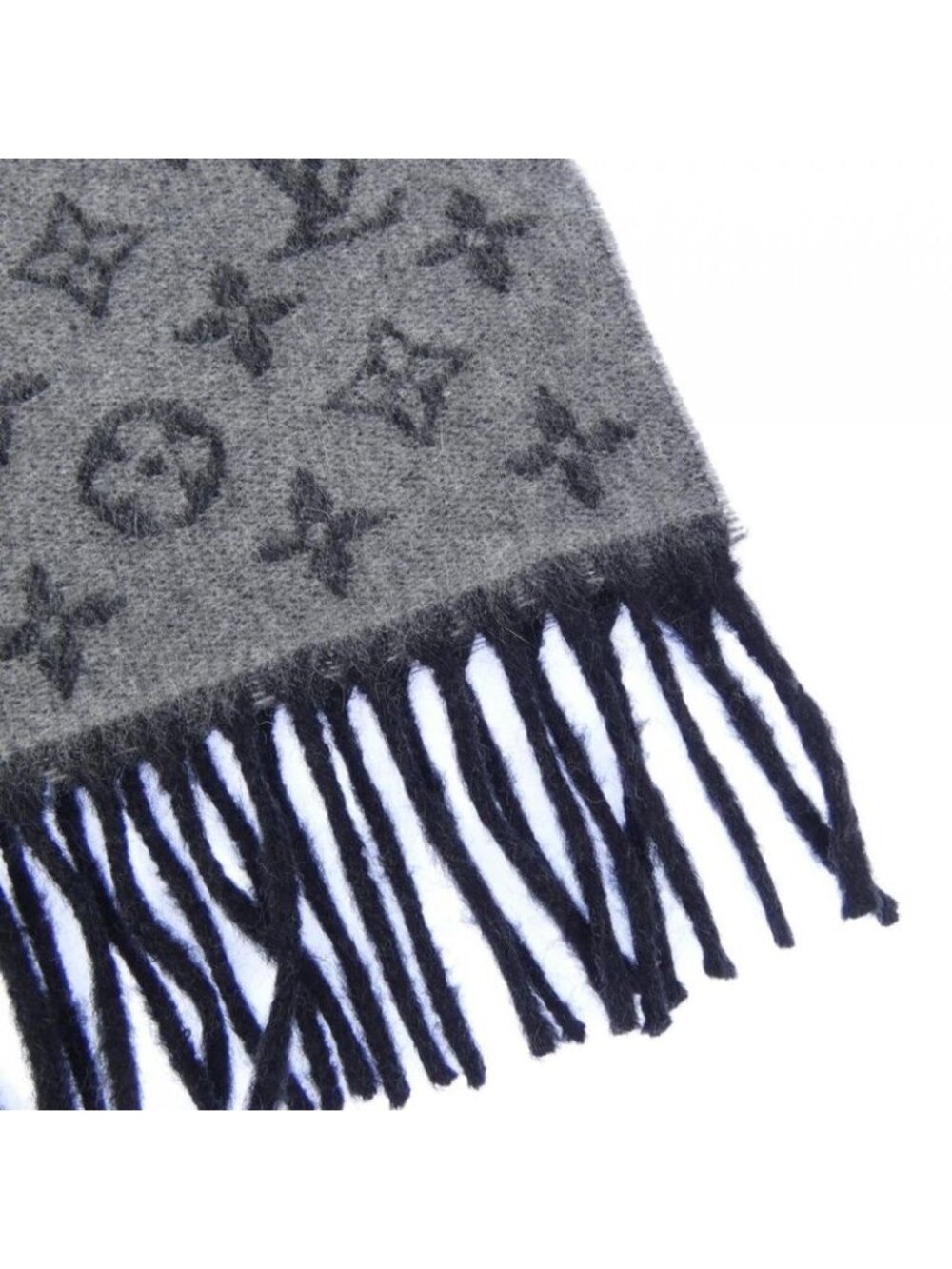 Louis Vuitton Monogram Gradient Scarf - Picture 2 of 4